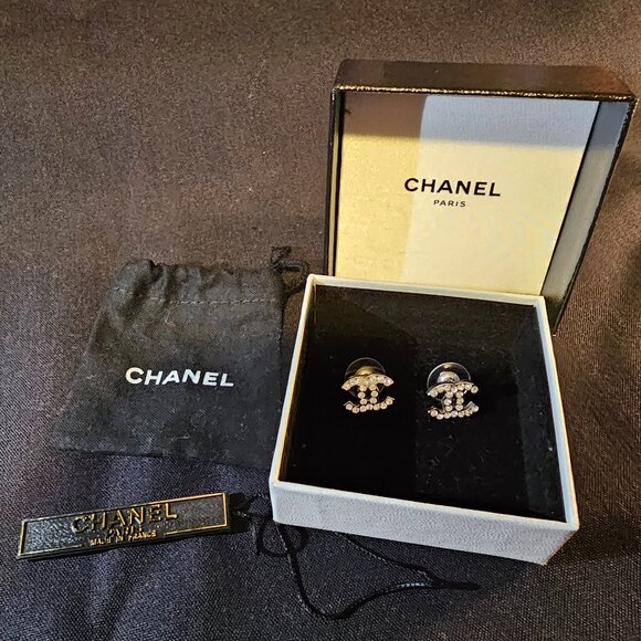 Chanel Swarovski Silver CC Logo Boucles Oreille Earrings - Picture 8 of 9